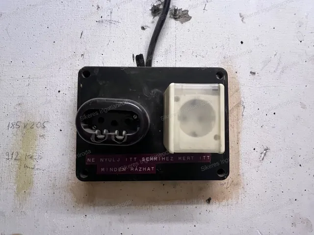 Eladó kereskedelmi és ipari ingatlan Tatabánya, Újváros 8 nm