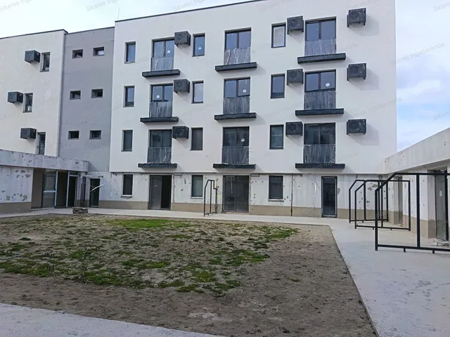 Eladó lakás Komárom 45 nm