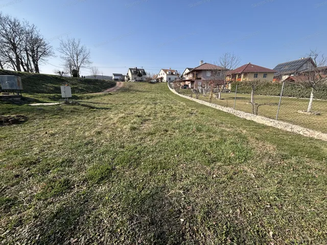 Eladó telek Tarján 866 nm