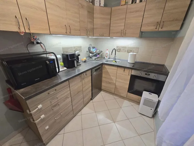 Eladó lakás Tatabánya, Gál István-lakótelep 64 nm