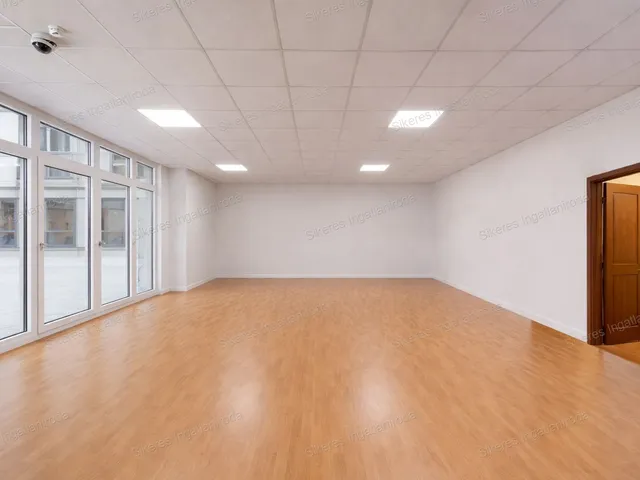 Eladó kereskedelmi és ipari ingatlan Tatabánya, Dózsakert 79 nm