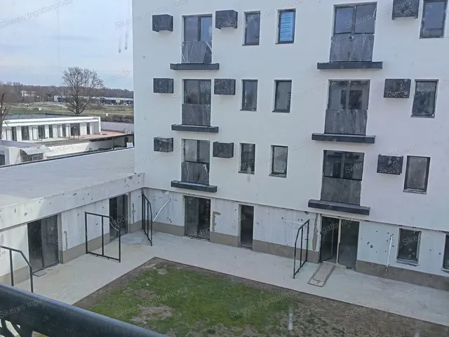 Eladó lakás Komárom 37 nm