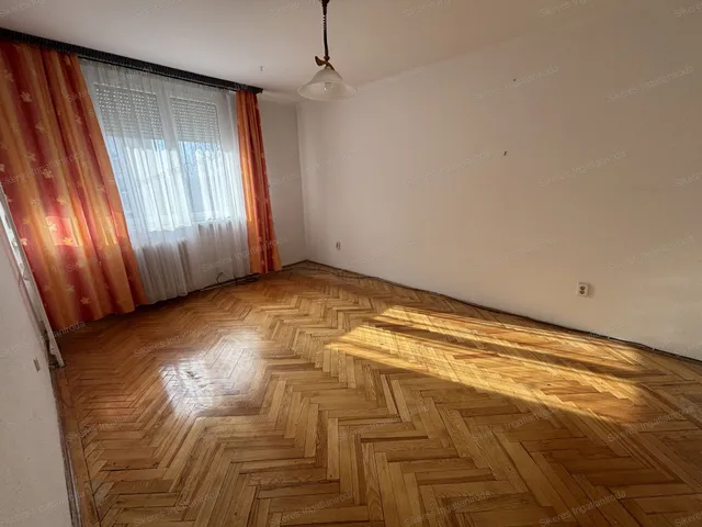 Eladó lakás Tatabánya, Újváros 50 nm