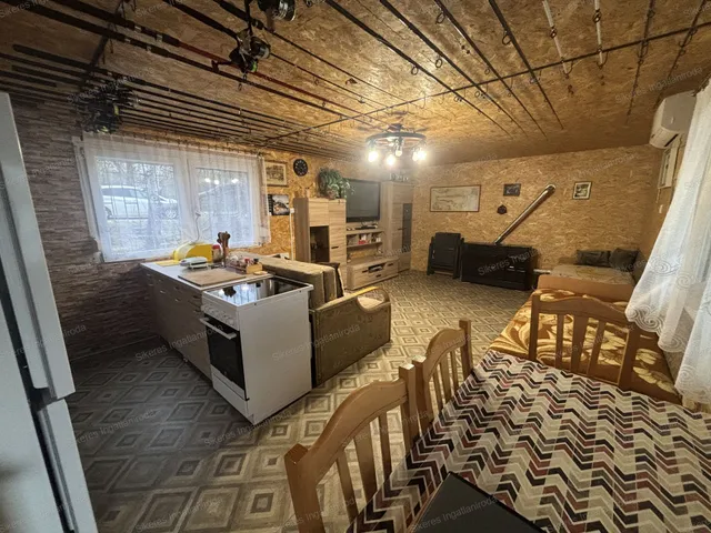 Eladó üdülő és hétvégi ház Tatabánya, Fácánkert 75 nm