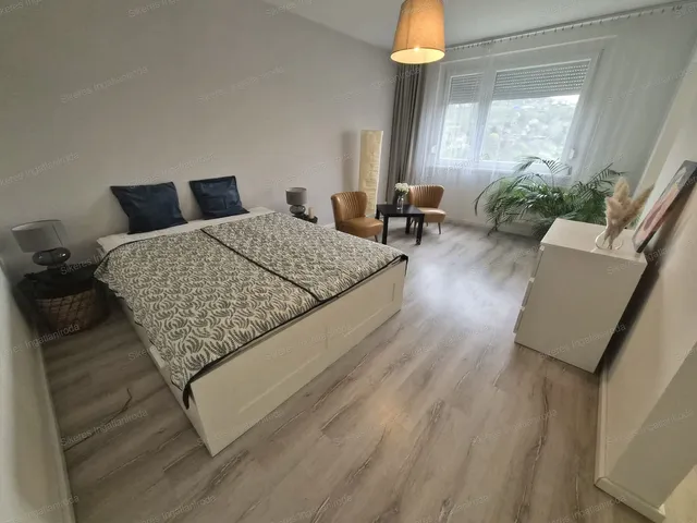 Eladó lakás Tatabánya, Újváros 36 nm