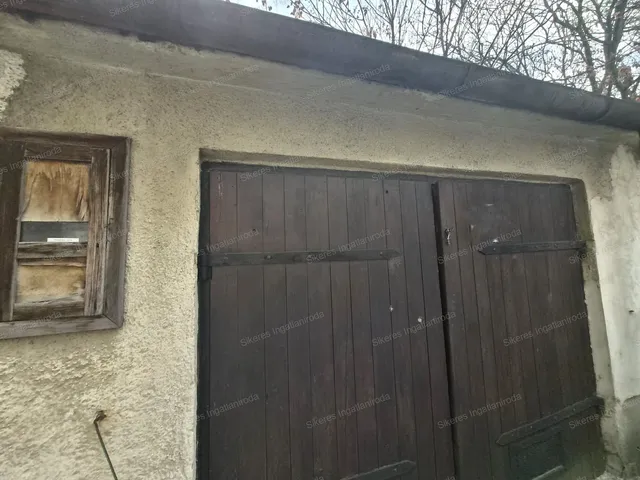 Eladó garázs Tatabánya, Óváros 21 nm