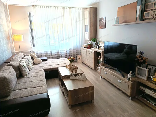 Eladó lakás Almásfüzitő 72 nm