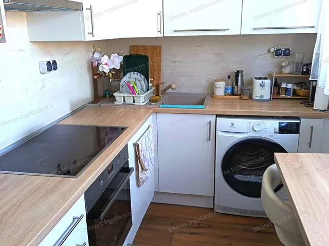 Eladó lakás Almásfüzitő 72 nm