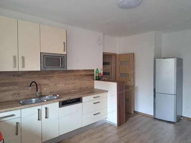 Kiadó lakás Tatabánya, Dózsakert 52 nm