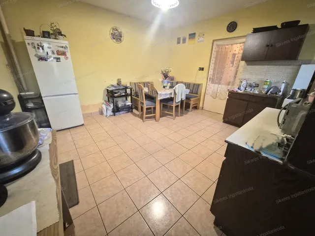 Eladó lakás Komárom 71 nm