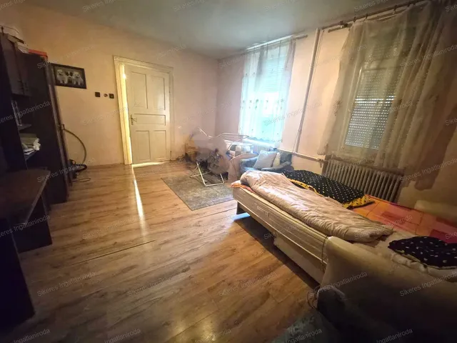 Eladó lakás Komárom 71 nm