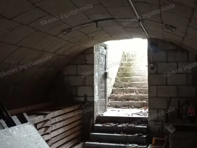 Eladó üdülő és hétvégi ház Sóskút 12 nm