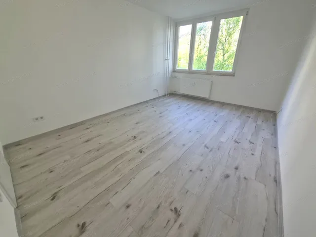 Kiadó lakás Oroszlány 57 nm