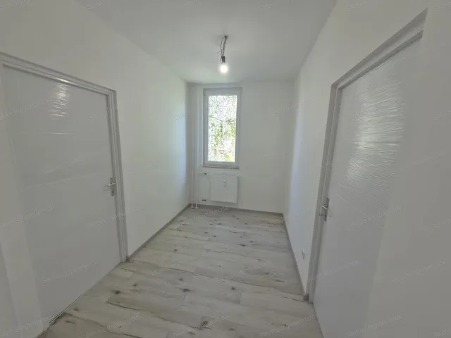 Kiadó lakás Oroszlány 57 nm