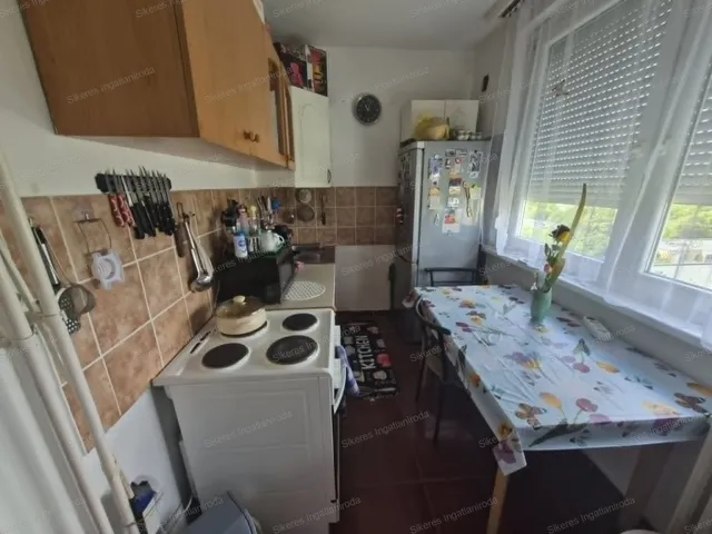 Eladó lakás Tatabánya, Újváros 54 nm