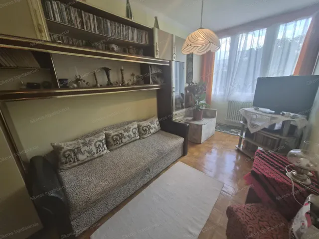 Eladó lakás Tatabánya, Dózsakert 52 nm