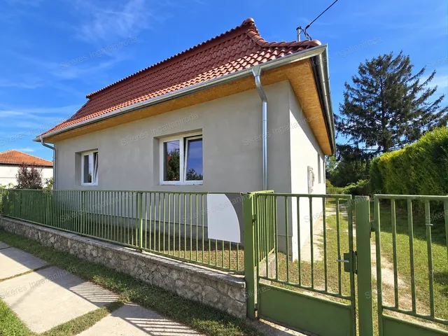 Eladó ház Ács 110 nm
