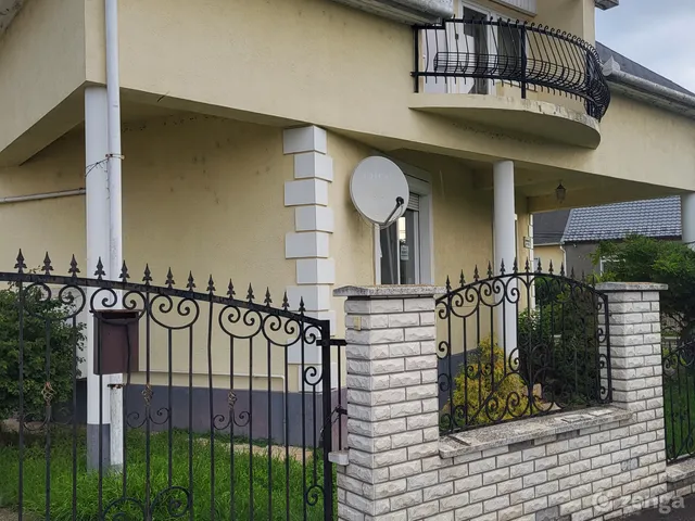 Eladó ház Szécsény 260 nm