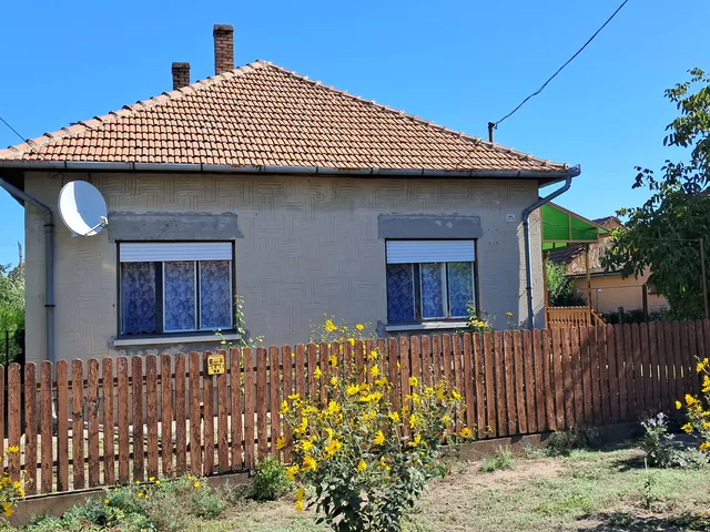 Eladó ház Jászkarajenő 70 nm