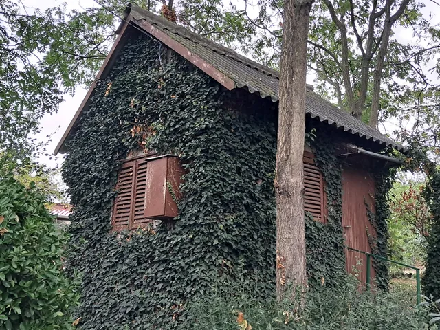 Eladó telek Szolnok, Üdülőtelep 800 nm