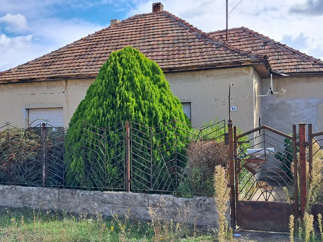 Eladó ház Kengyel 75 nm