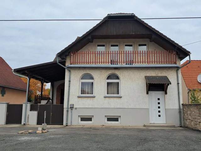 Eladó kereskedelmi és ipari ingatlan Baja, Belváros 760 nm