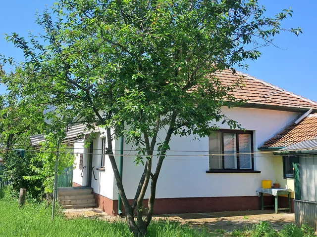 Eladó ház Tiszatenyő 80 nm