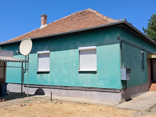 Eladó ház Tiszatenyő 95 nm