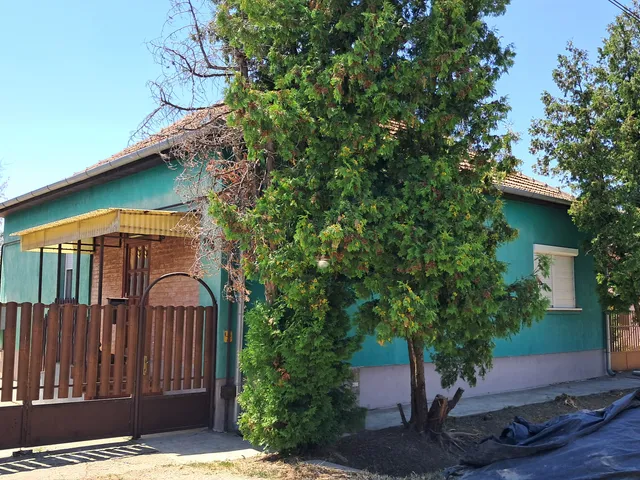 Eladó ház Tiszatenyő 95 nm