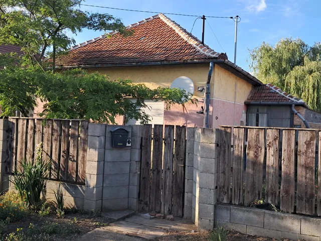 Eladó ház Tiszatenyő 60 nm