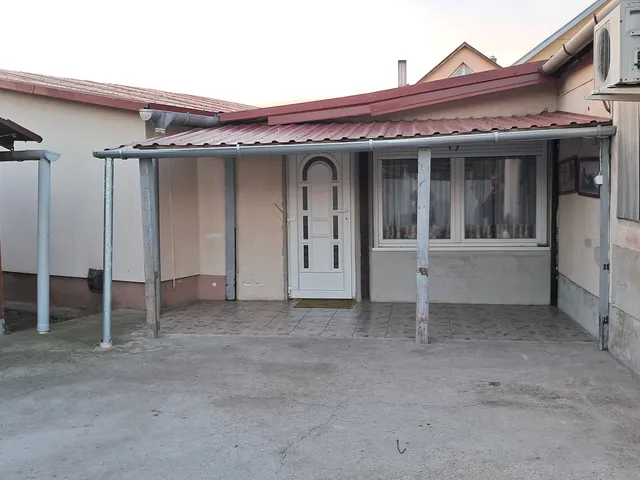 Eladó ház Szolnok, Belváros 80 nm