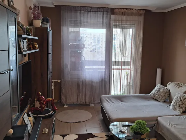 Eladó lakás Szolnok, Széchenyi-lakótelep 68 nm