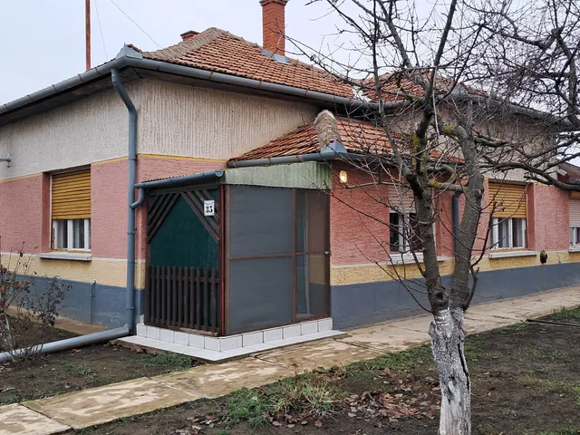 Eladó ház Tiszatenyő 85 nm