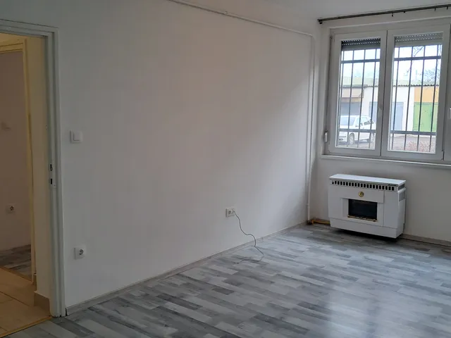 Kiadó lakás Szolnok, Tallinn 43 nm