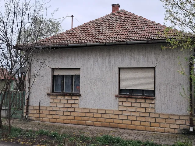 Eladó ház Tiszatenyő 85 nm