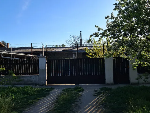 Eladó kereskedelmi és ipari ingatlan Törökszentmiklós 120 nm