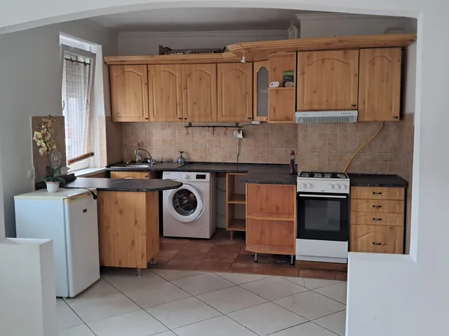 Kiadó lakás Szolnok 37 nm