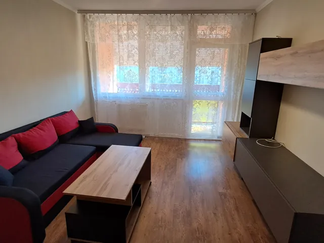 Kiadó lakás Szolnok, Széchenyi-lakótelep 51 nm