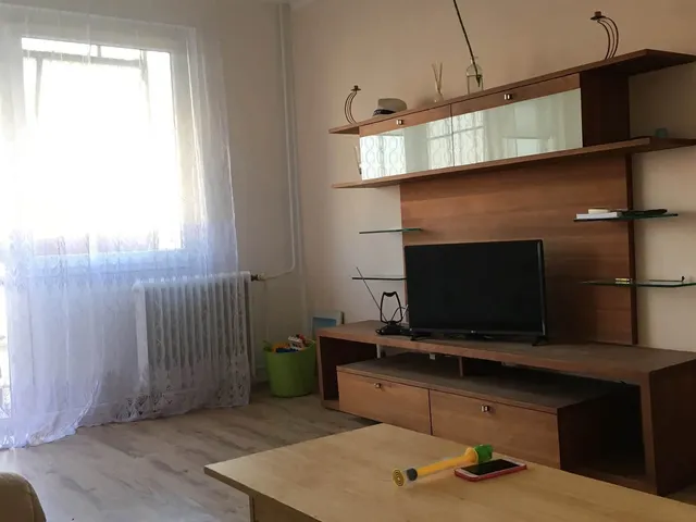Eladó lakás Szolnok, Széchenyi-lakótelep 54 nm