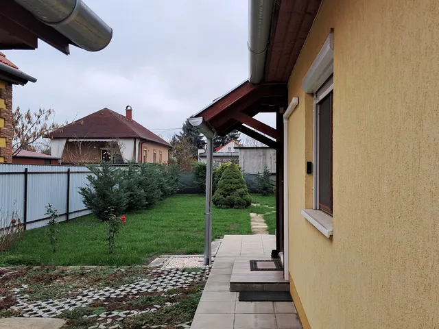 Eladó nyaraló Szolnok, Alcsisziget 32 nm