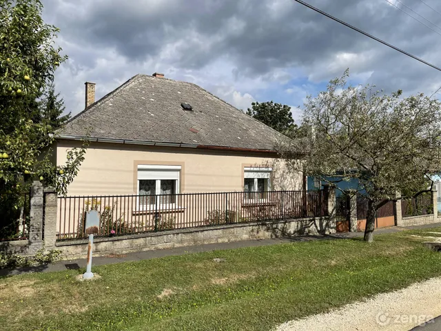 Eladó ház Borzavár, Liget utca 7. 120 nm