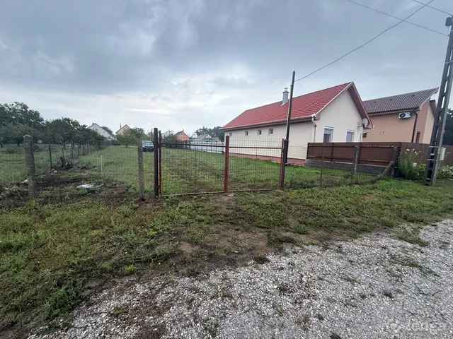 Eladó telek Bocskaikert 900 nm