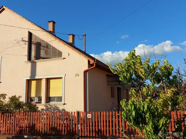 Eladó ház Tiszakécske 120 nm