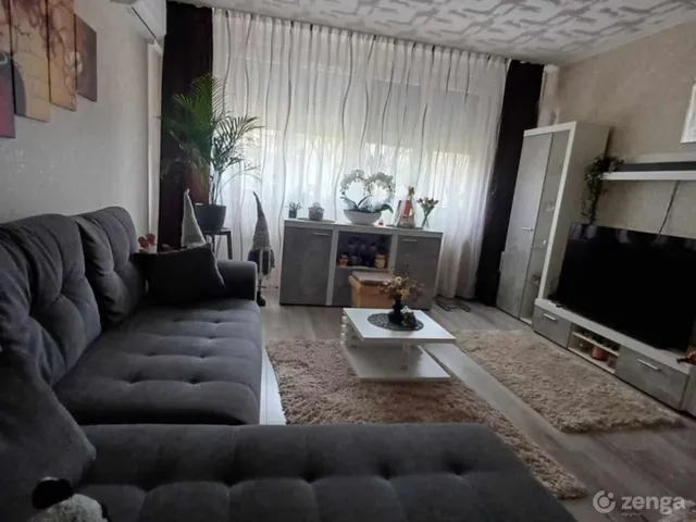Eladó lakás Kiskunfélegyháza, Petőfi-lakótelep 54 nm