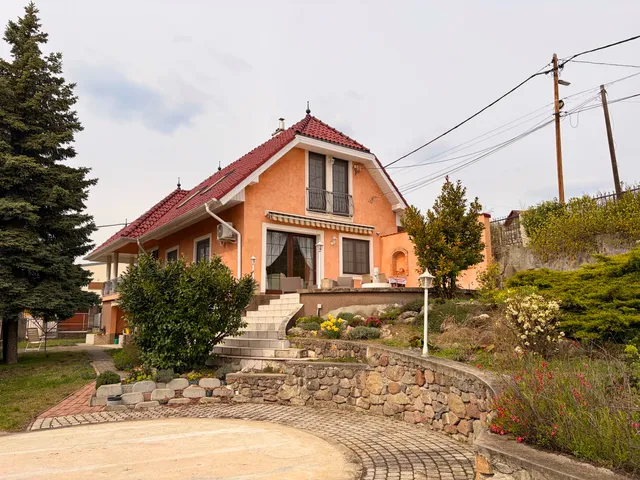 Eladó ház Szentendre, Pismány 154 nm