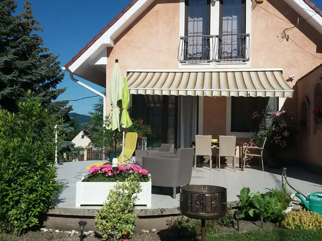 Eladó ház Szentendre, Pismány 154 nm
