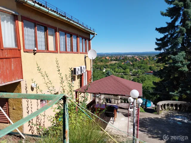 Eladó mezőgazdasági ingatlan Budakalász 240 nm