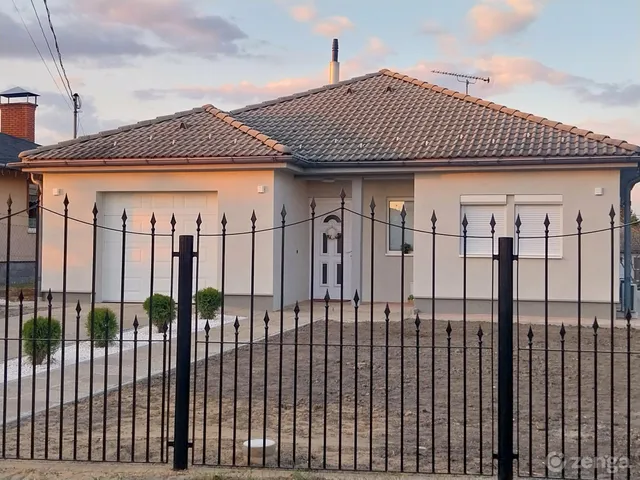 Eladó ház Őrbottyán 160 nm