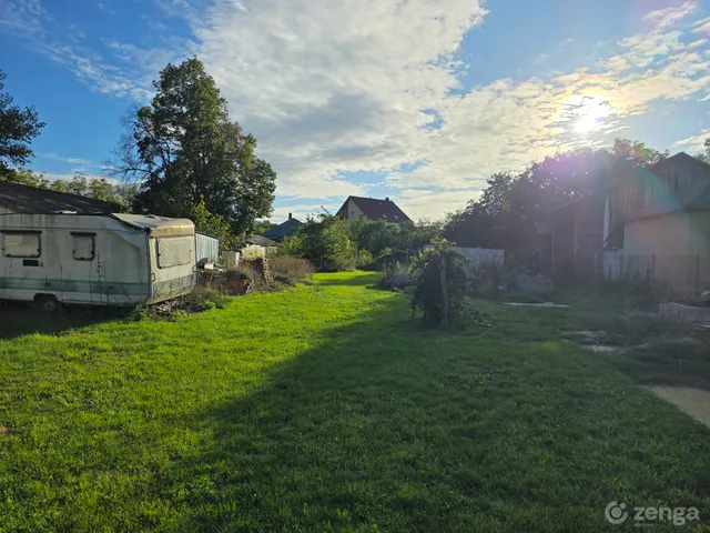 Eladó telek Fehérvárcsurgó 1500 nm