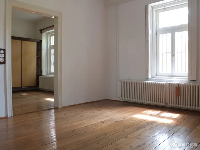 Eladó ház Kecskemét, Máriaváros, Bálint Sándor utca 1 230 nm